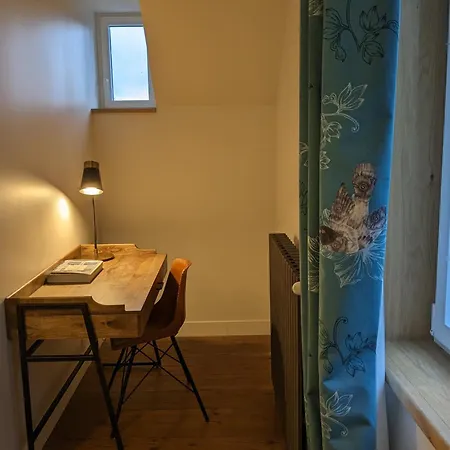 Eliane - Parking Prive إتريتا