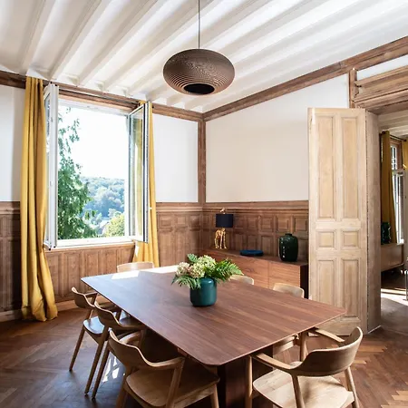 Eliane - Parking Prive إتريتا