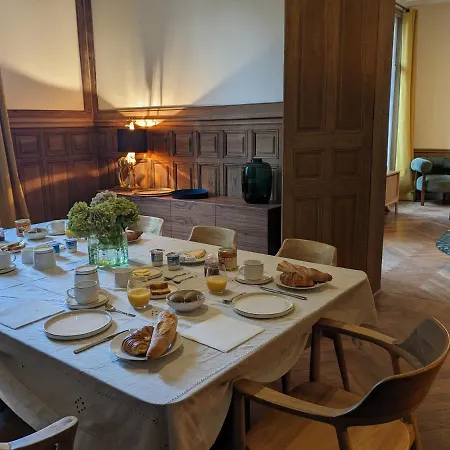 Eliane - Parking Prive Πανσιόν