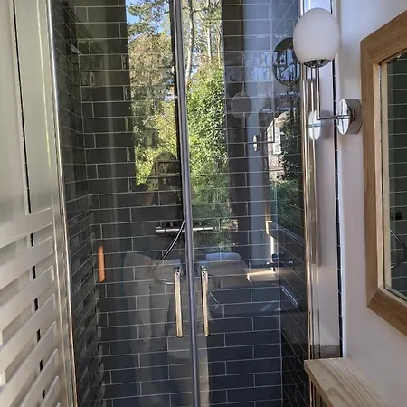 Eliane - Parking Prive Πανσιόν 4*