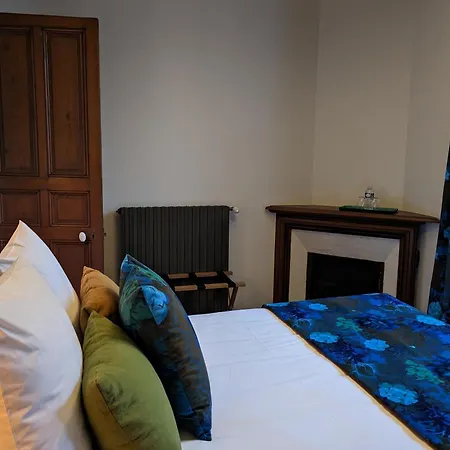 Πανσιόν Eliane - Parking Prive 4*