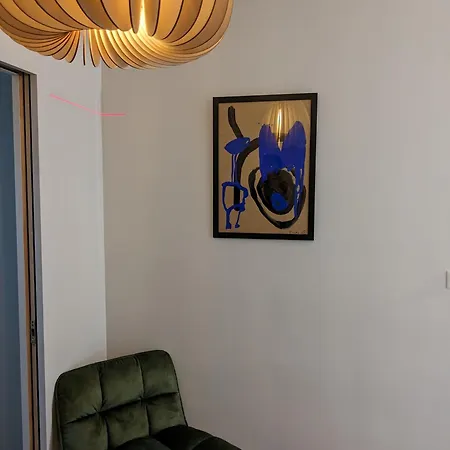 Πανσιόν Eliane - Parking Prive 4*