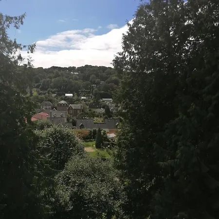 Eliane - Parking Prive Πανσιόν