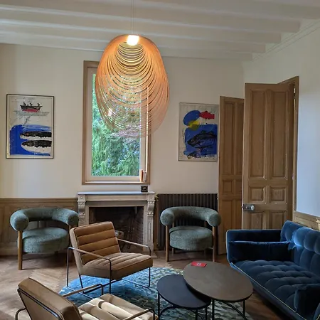 Eliane - Parking Prive 4*